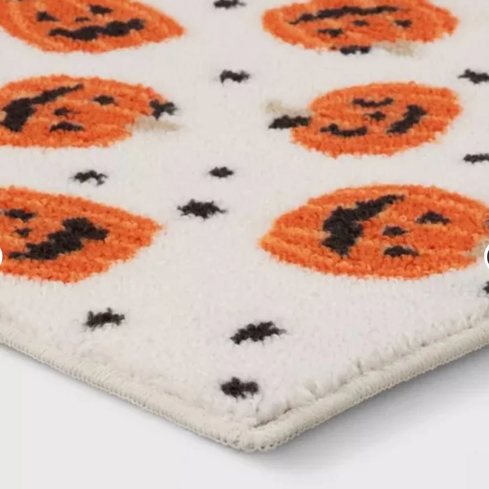 🆕- Threshold Halloween Pumpkins Rectangle Tufted Kitchen Rug. 34x20